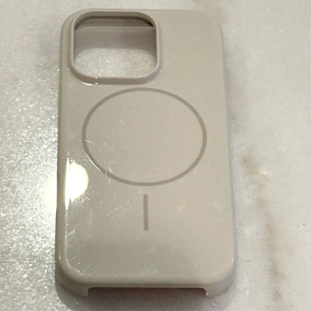 Beats iPhone 16 Pro Case with MagSafe - Summit Stone (beige)